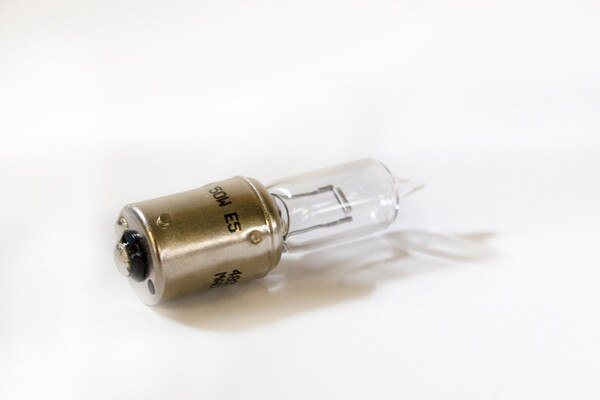 HALOGEN BULB, 50W BAYONET STYLE - LB795